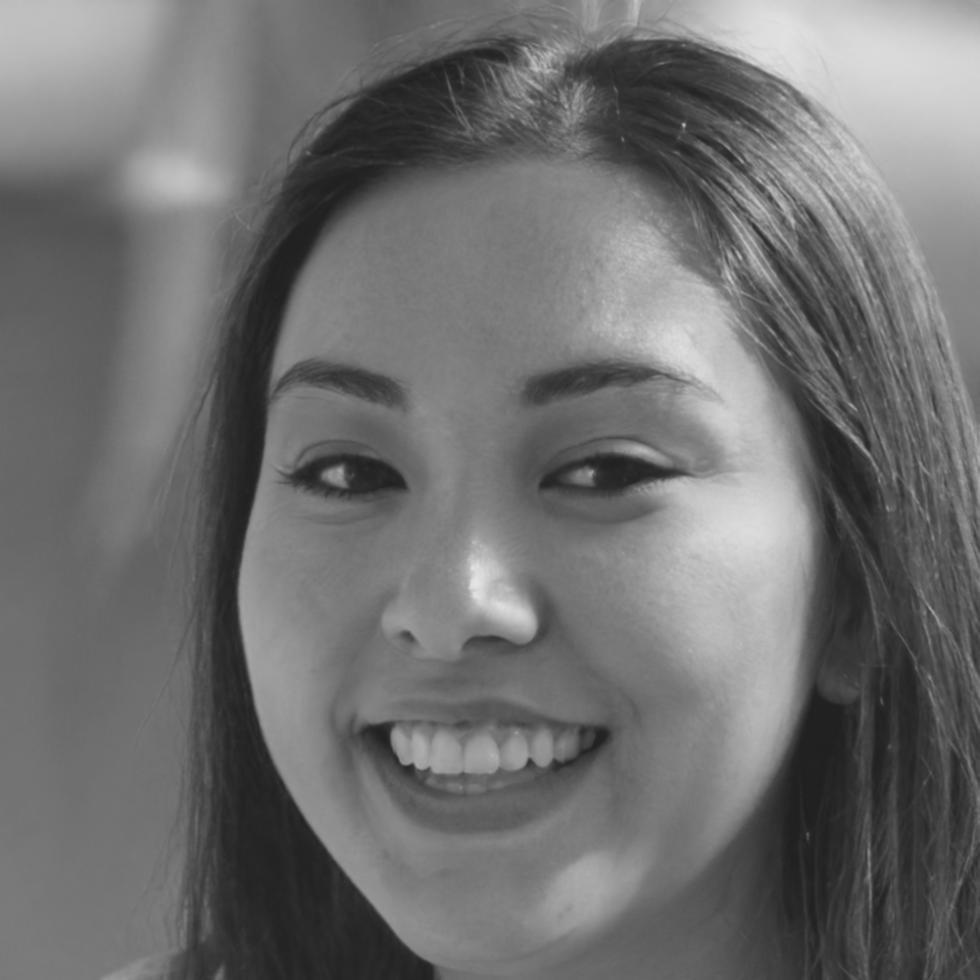 Patcharee Wattanakul teaching financial ratio analysis to trading students