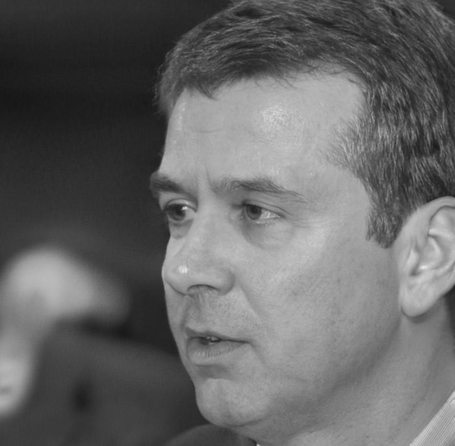 Woravit Laohapoonrungsee, Senior Financial Educator